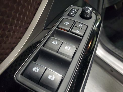 Used 2019 Toyota C-HR Limited image 21