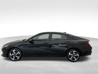 Used 2023 Hyundai Elantra SEL w/ Convenience Package FWD video 2