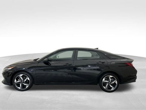 Used 2023 Hyundai Elantra SEL w/ Convenience Package FWD image 2