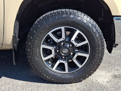 Used 2018 Toyota Tundra SR5 w/ TRD Off Road Package AWD/4WD image 9