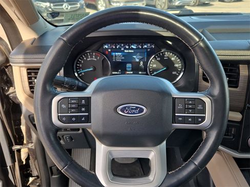 Used 2024 Ford Expedition Limited image 21