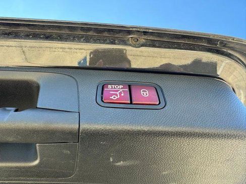 Used 2020 Mercedes-Benz GLC 300 4MATIC image 25