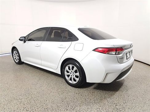 Used 2022 Toyota Corolla LE image 7