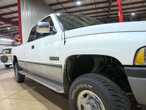 Used 1997 Dodge Ram 2500 Truck 4x4 Club Cab image 32