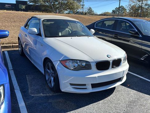 Used 2011 BMW 128i Convertible image 4