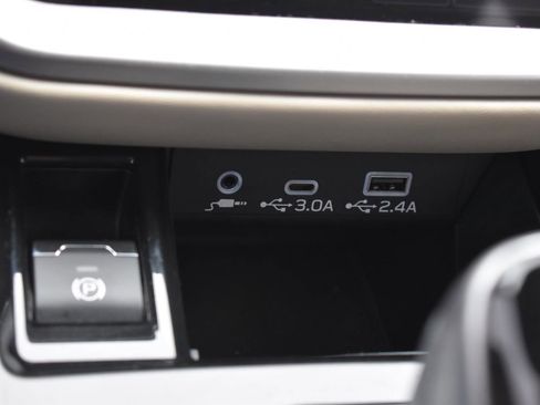 Used 2024 Subaru Legacy Limited image 9