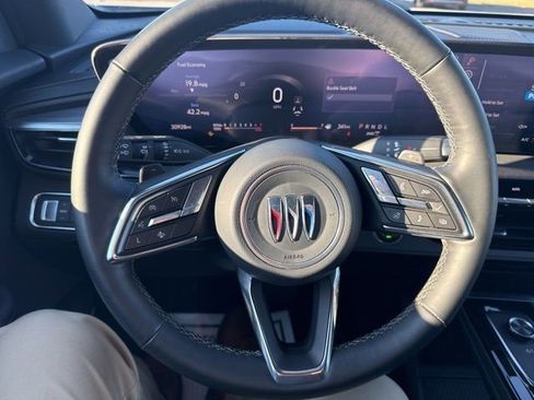 Certified 2025 Buick Enclave Preferred image 17