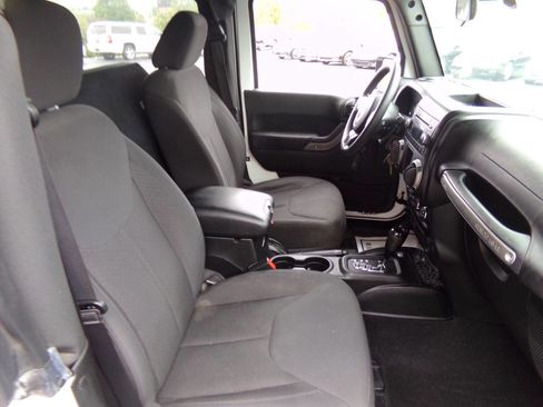 Used 2015 Jeep Wrangler Sport AWD/4WD image 15