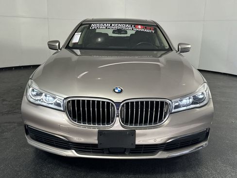 Used 2019 BMW 750i xDrive w/ Executive Package AWD/4WD image 3