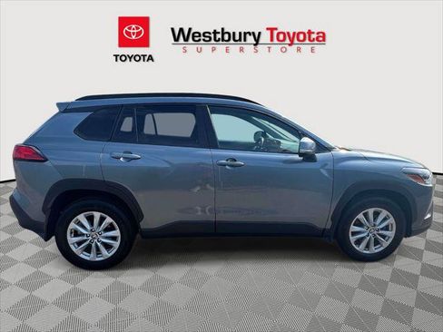 Certified 2023 Toyota Corolla Cross LE w/ Moonroof Package AWD/4WD image 7