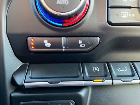 Used 2020 Chevrolet Silverado 1500 LT w/ Convenience Package image 21