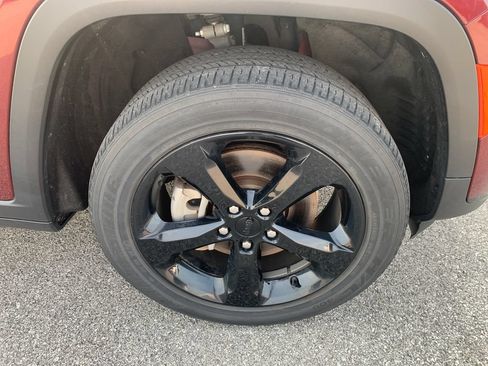 Used 2021 Jeep Grand Cherokee L Laredo AWD/4WD image 12