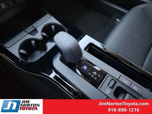 New 2026 Toyota Prius Plug-In Hybrid FWD image 17
