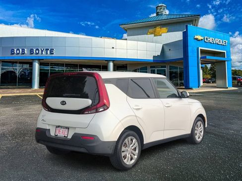 Used 2020 Kia Soul LX FWD image 3