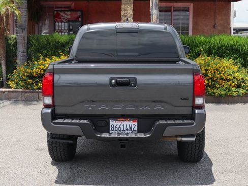 Used 2019 Toyota Tacoma TRD Sport AWD/4WD image 7