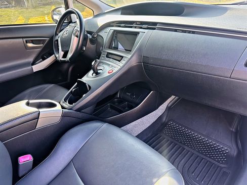 Used 2013 Toyota Prius Five FWD image 7