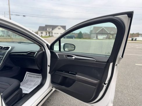 Used 2013 Ford Fusion SE image 14