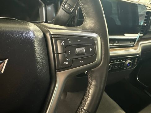 Used 2022 Chevrolet Silverado 1500 LT AWD/4WD image 25