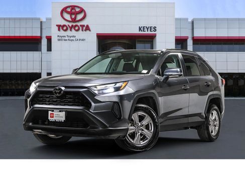 Certified 2022 Toyota RAV4 XLE w/ Convenience Package FWD image 1