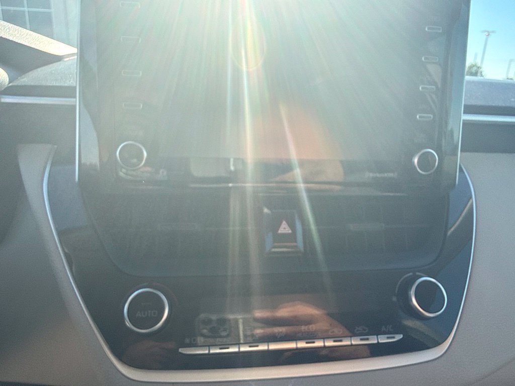 Used 2021 Toyota Corolla LE FWD image 11