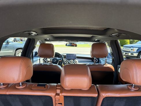 Used 2019 Mercedes-Benz GLC 43 AMG 4MATIC image 32