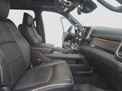 Used 2023 RAM 3500 Limited image 17