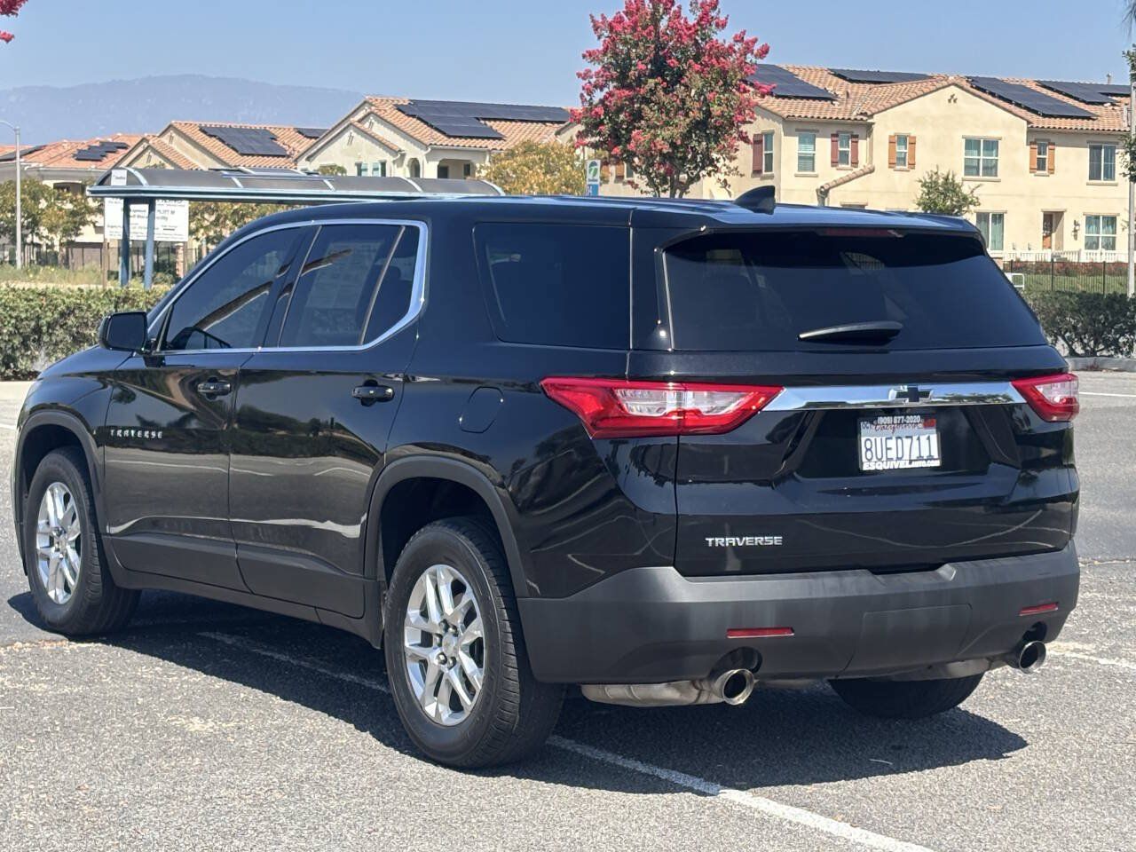 Used 2020 Chevrolet Traverse LS w/ LPO, Blackout Package FWD image 3
