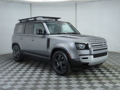 Used 2022 Land Rover Defender 110 SE image 3