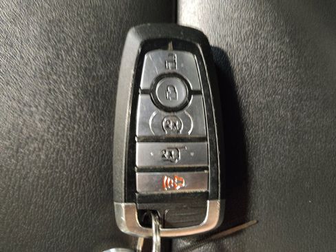 Used 2021 Ford Explorer XLT w/ Equipment Group 202A image 32