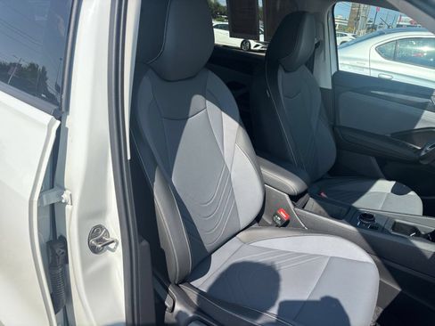 Used 2026 Volkswagen Tiguan SE FWD image 57