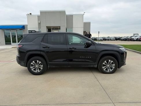 Used 2026 Chevrolet Equinox LT FWD image 2