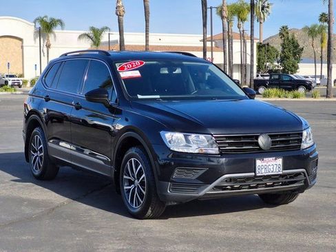 Used 2020 Volkswagen Tiguan SE image 3