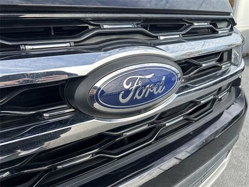 Certified 2022 Ford Expedition Limited image 10