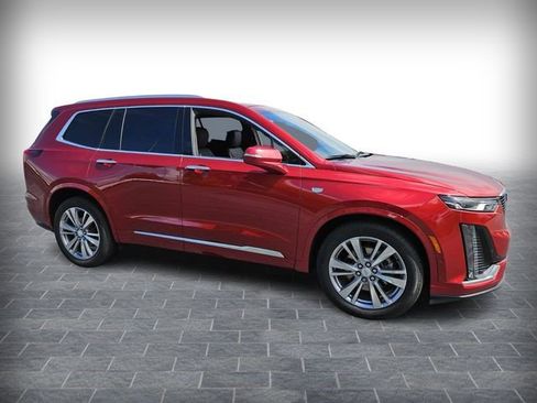 Certified 2024 Cadillac XT6 Premium Luxury w/ Technology Package FWD image 3