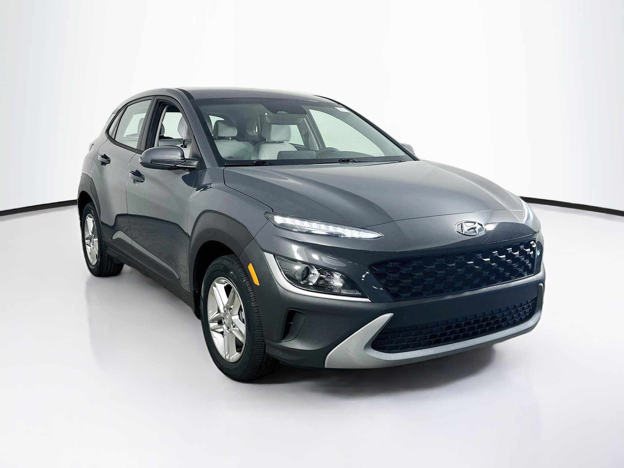 Used 2023 Hyundai Kona SE w/ Cargo Package AWD/4WD image 3