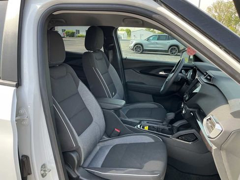 Used 2023 Chevrolet TrailBlazer LT w/ Convenience Package FWD image 27