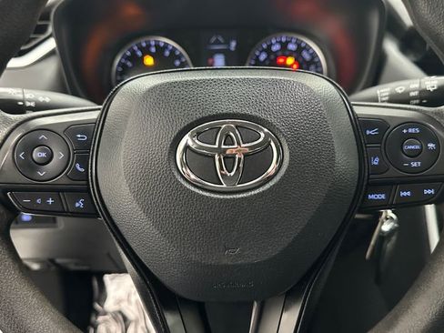 Used 2022 Toyota RAV4 LE AWD/4WD image 14