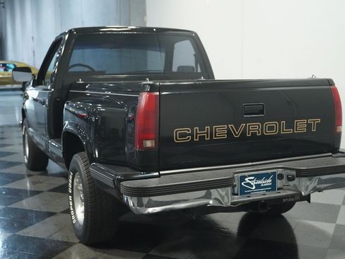 Used 1988 Chevrolet Silverado 1500 2WD Regular Cab image 8