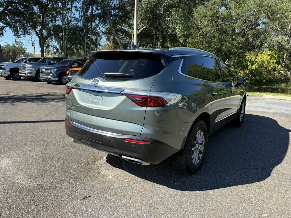 Used 2024 Buick Enclave Essence w/ Technology Package FWD image 10