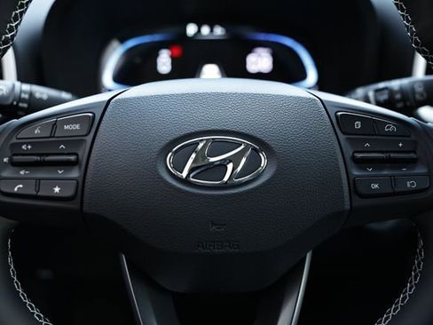 New 2026 Hyundai Venue SEL FWD image 11