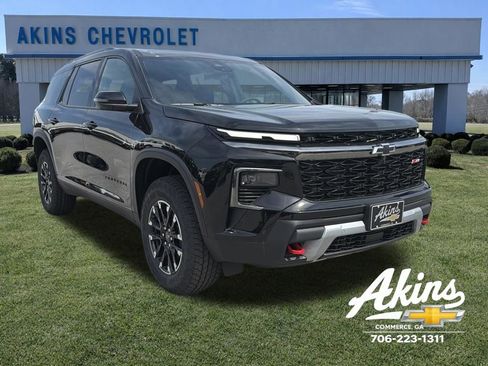 New 2026 Chevrolet Traverse Z71 w/ Enhanced Driving Package AWD/4WD image 3