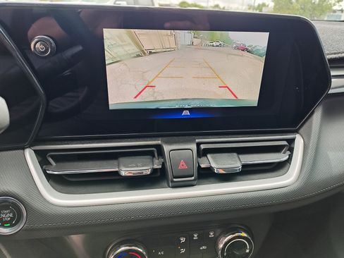 Used 2025 Chevrolet TrailBlazer LS w/ LS Convenience Package FWD image 19