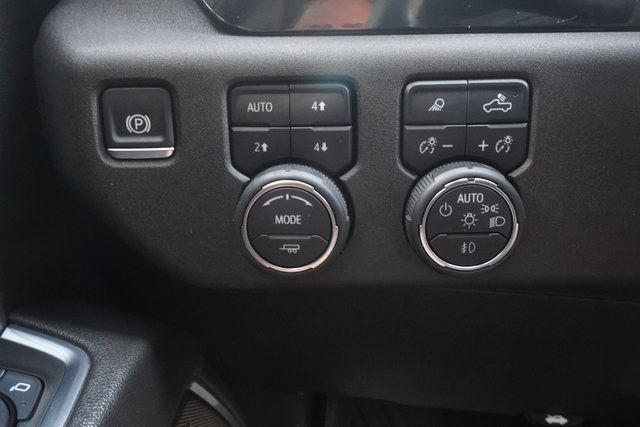 Used 2025 Chevrolet Silverado 2500 LTZ w/ LTZ Convenience Package AWD/4WD image 14