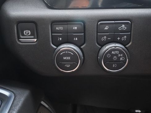 Used 2025 Chevrolet Silverado 2500 LTZ w/ LTZ Convenience Package AWD/4WD image 14