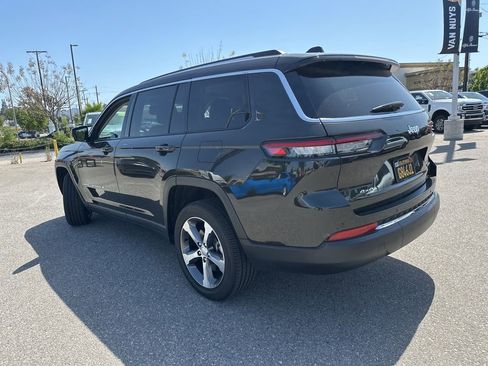 Used 2023 Jeep Grand Cherokee L Limited w/ Luxury Tech Group II image 4