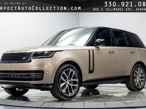 Used 2025 Land Rover Range Rover SE AWD/4WD image 1