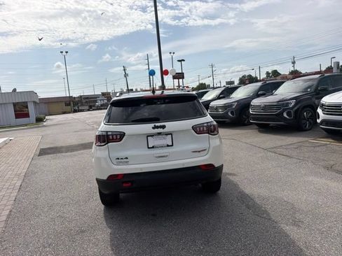 Used 2021 Jeep Compass Trailhawk AWD/4WD image 9