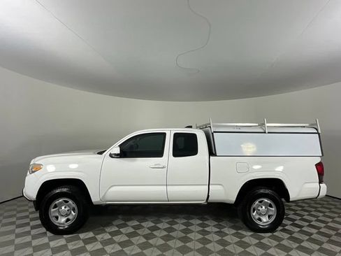 Used 2022 Toyota Tacoma SR RWD image 8
