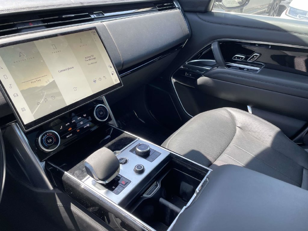 Used 2022 Land Rover Range Rover SE AWD/4WD image 32