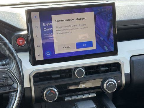 Certified 2024 Toyota Tacoma TRD Off-Road image 16